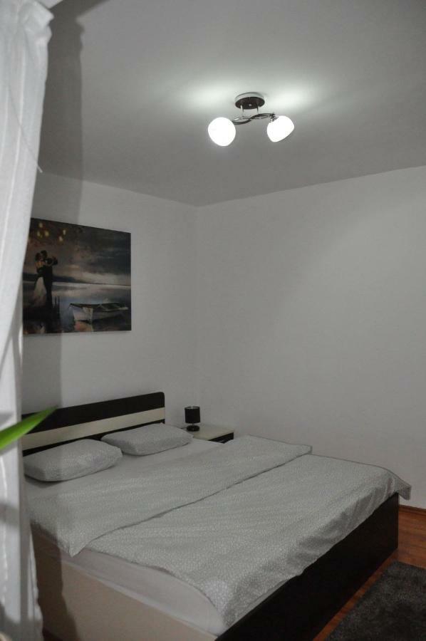 Mario Apartments Resita Exterior foto