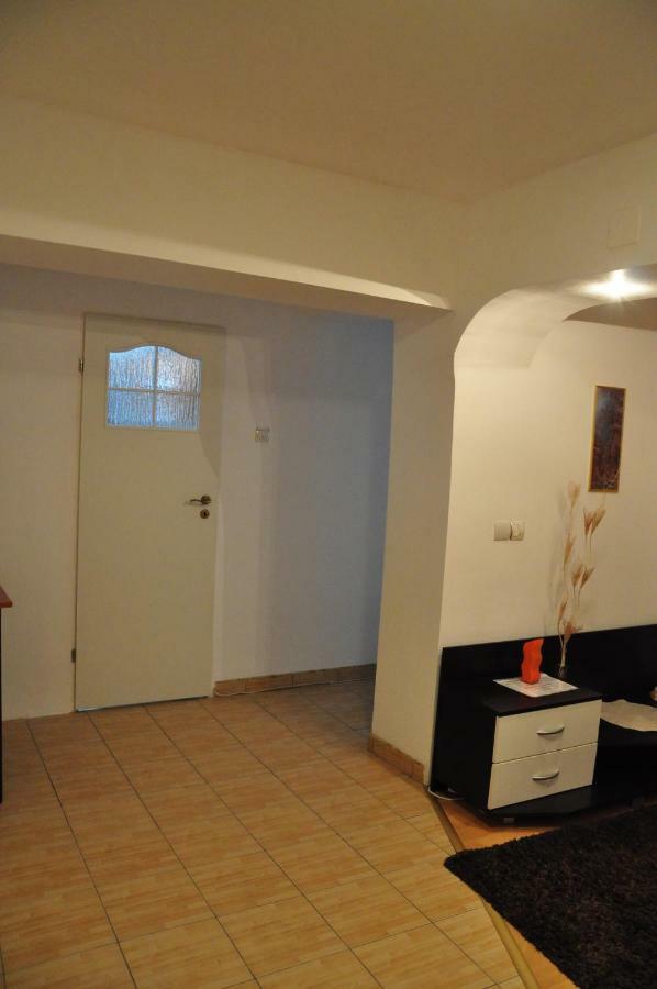 Mario Apartments Resita Exterior foto